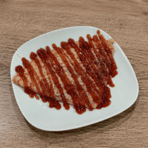 XL-Palatschinke mit Marmelade